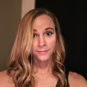 Meet your Posher, Ava